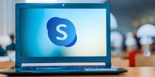 skype hides malware