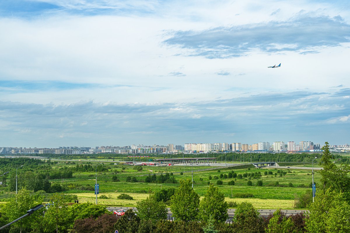 ПМЭФ-страда в солнечном Петербурге.