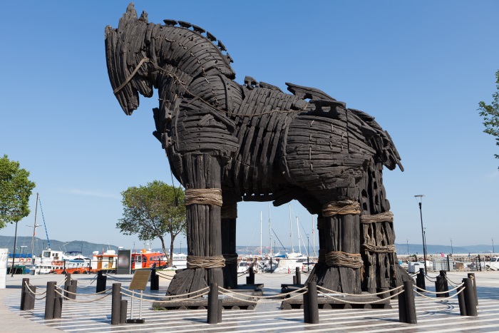 Quant Loader Trojan Spreads Via Microsoft URL Shortcut Files