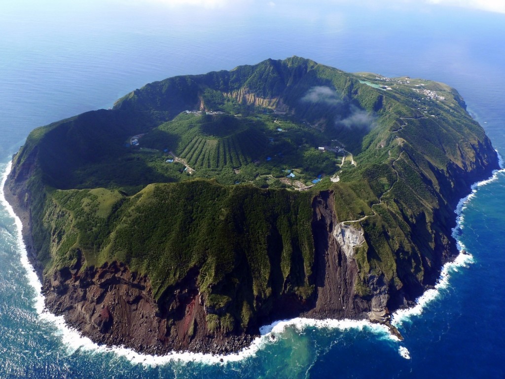 aogashima-island-japan-1