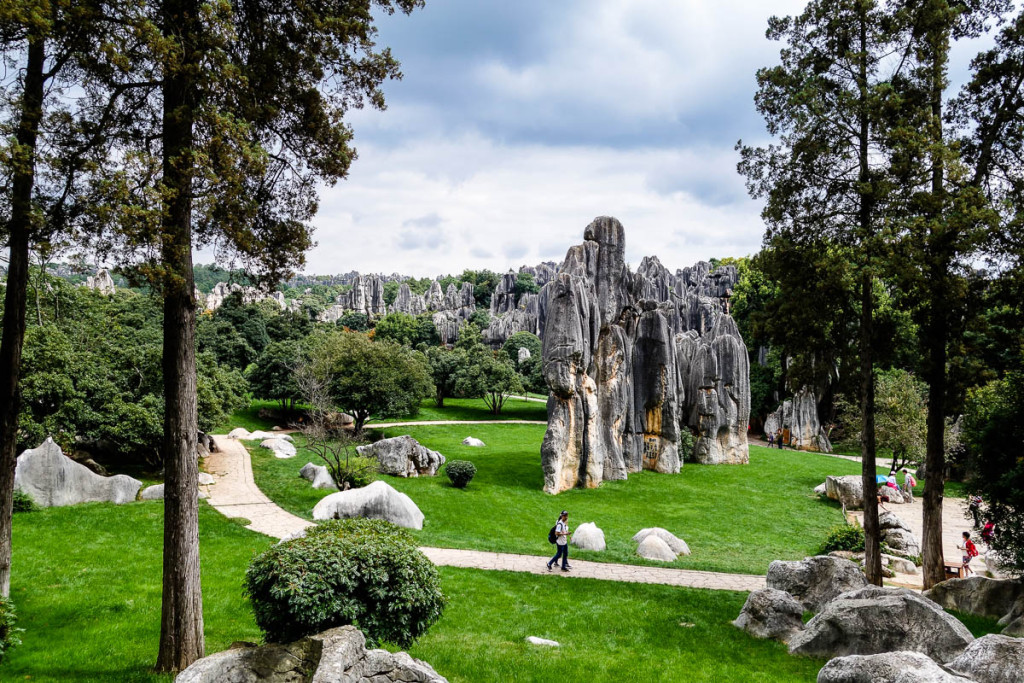 china-shilin-stone-forest-1