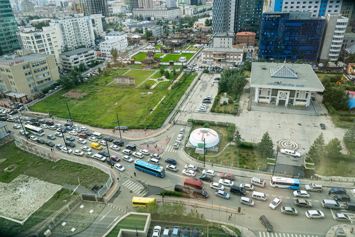 Dinosaurs, temples, and one too many a car – in Ulaanbaatar. | Nota ...