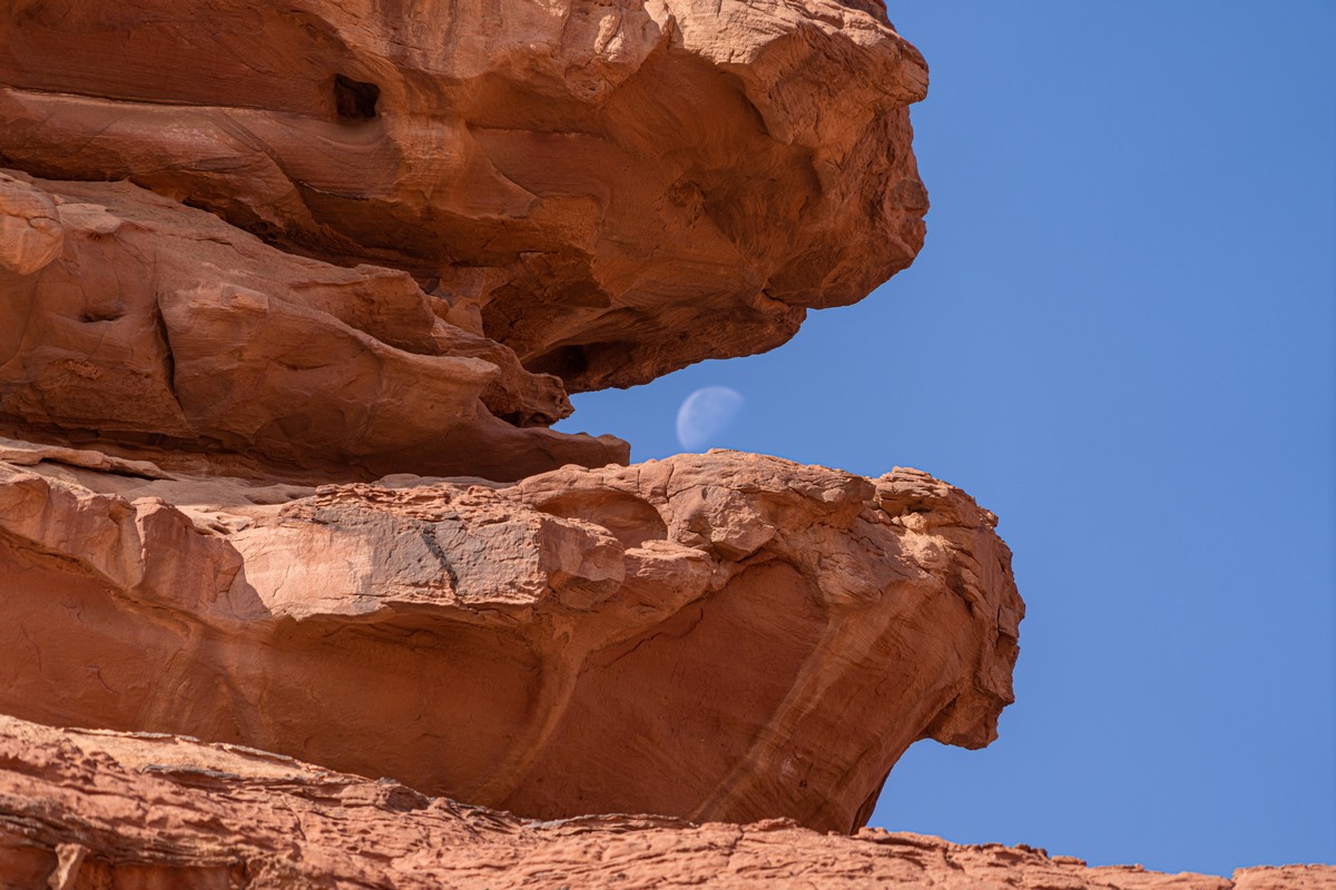 Desert Rock Red Thongs