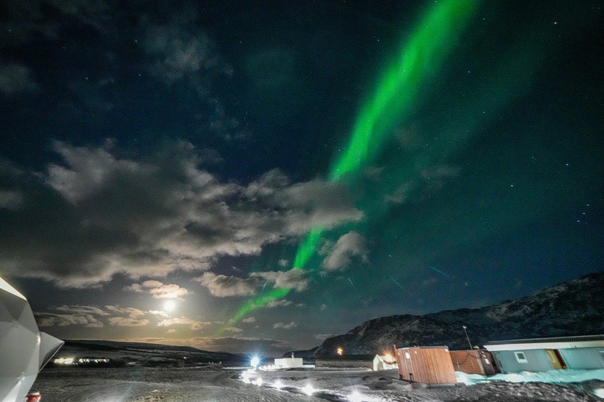 Clear nights, but wind that bites – for Northern Lights.