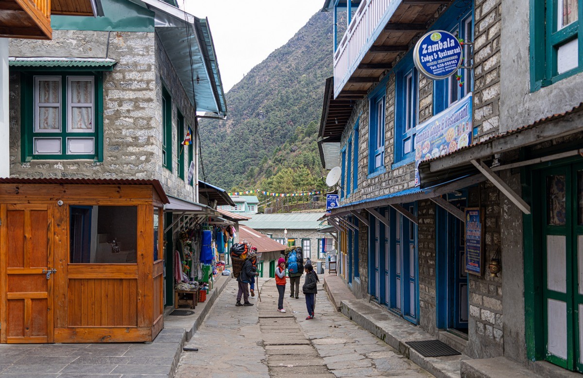 everest base camp trek in june