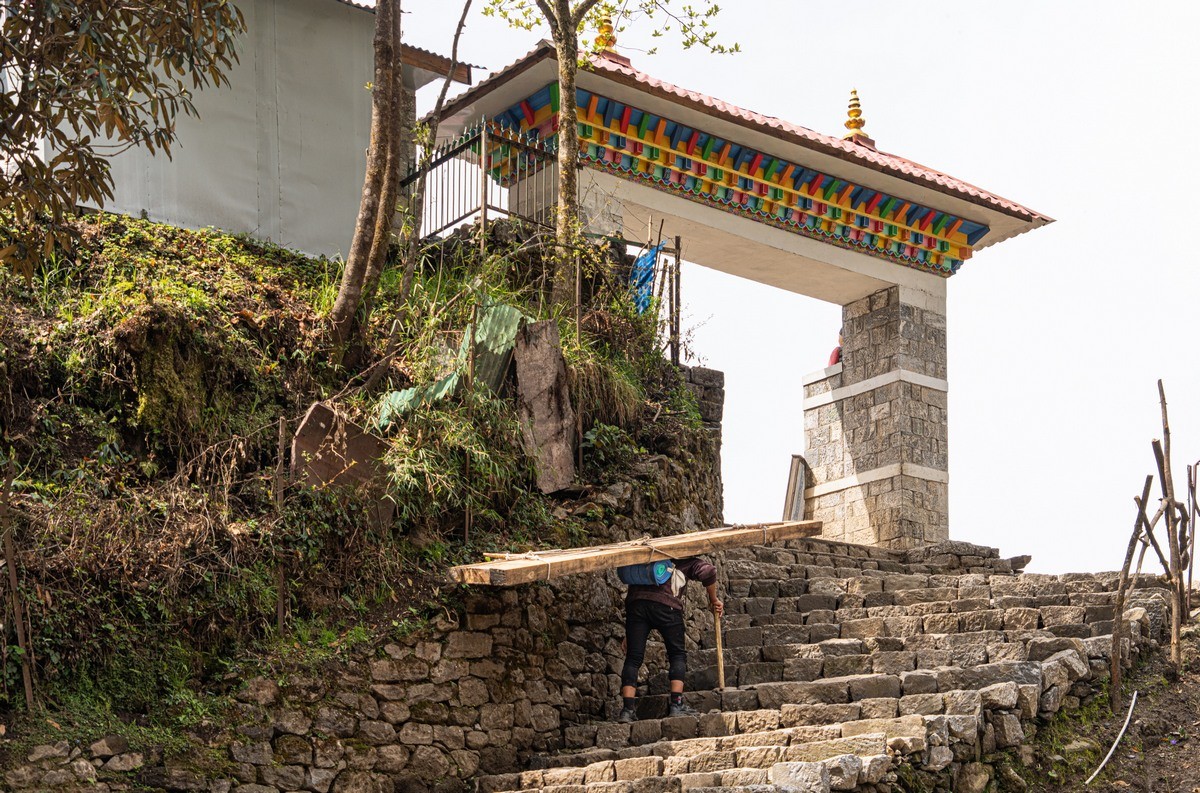 everest base camp trek in june