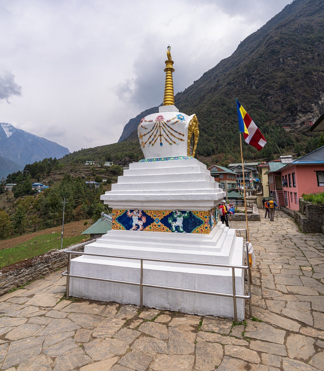 everest base camp trek in june