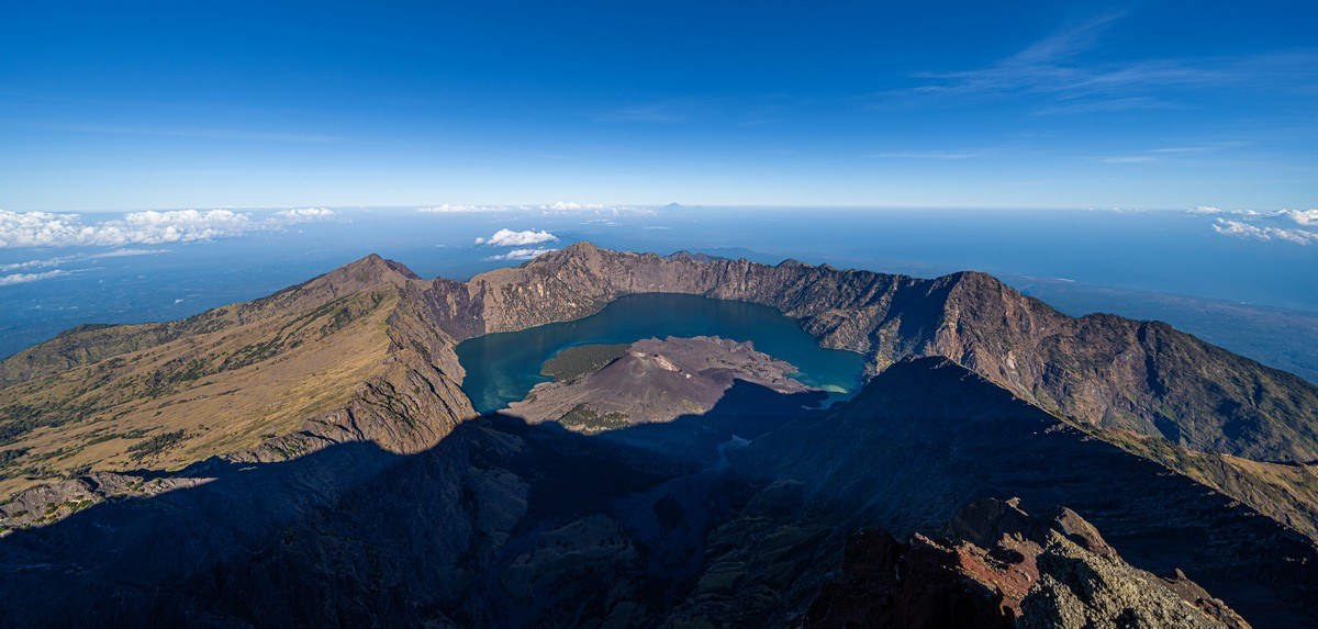 Indonesia's Mount Rinjani: my toughest volcano-climb yet – pt. 1