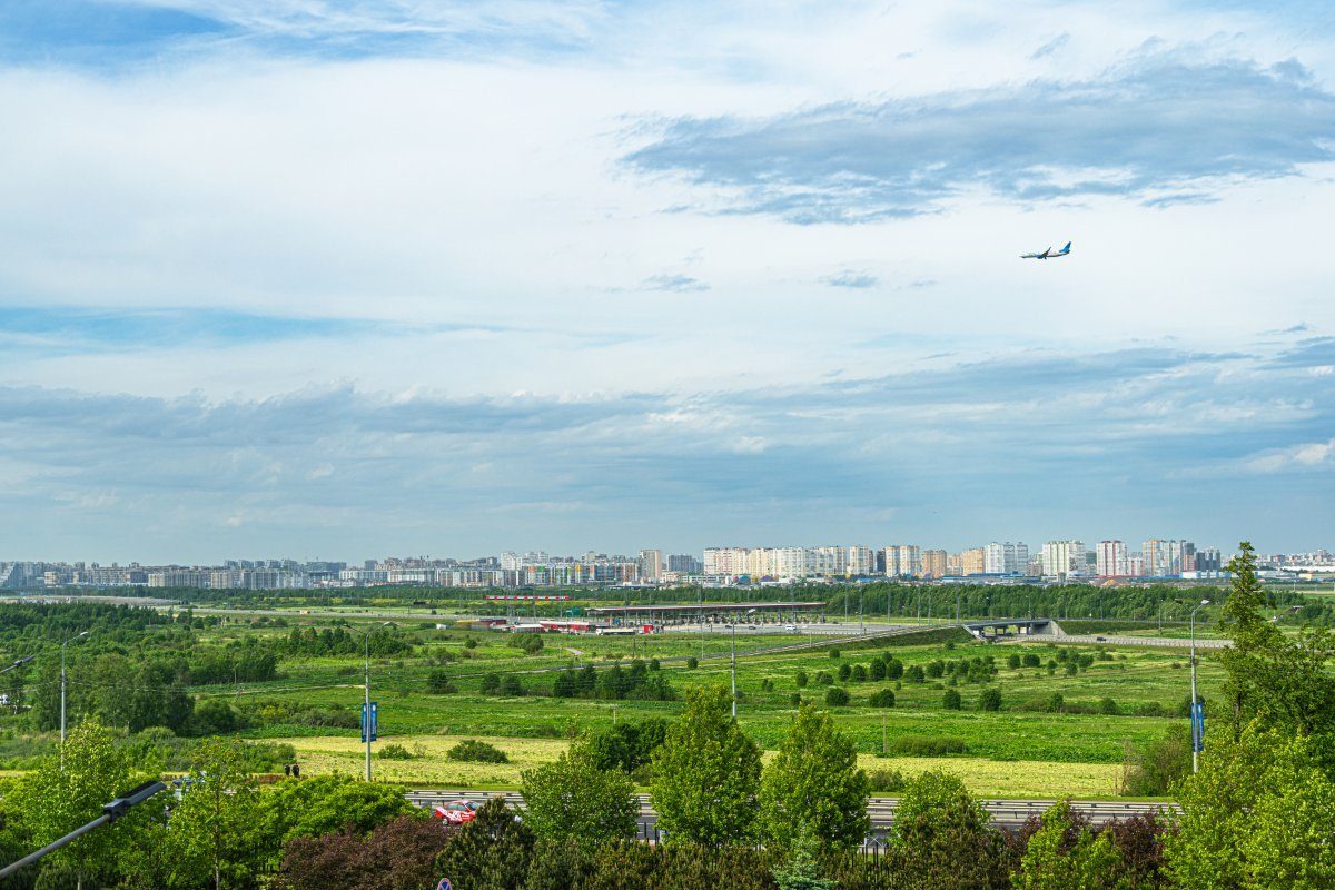 Flying north in a window-seat – to SPIEF in sunny St. Pete!