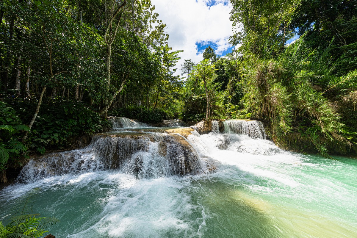 kuang-si-eshhyo-odna-travertinovaya-prichina-posetit-laos-2