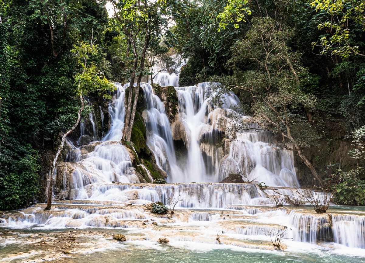 kuang-si-eshhyo-odna-travertinovaya-prichina-posetit-laos-7