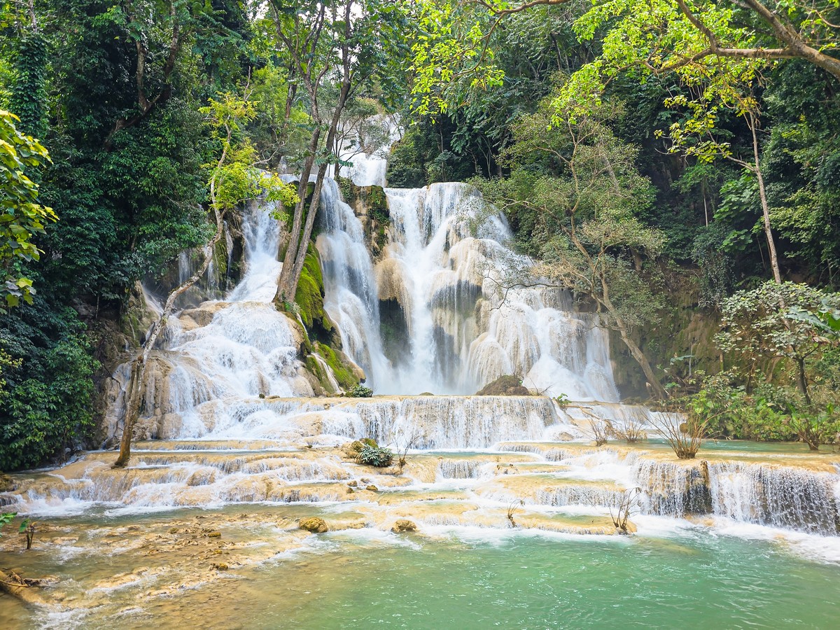 kuang-si-eshhyo-odna-travertinovaya-prichina-posetit-laos-20