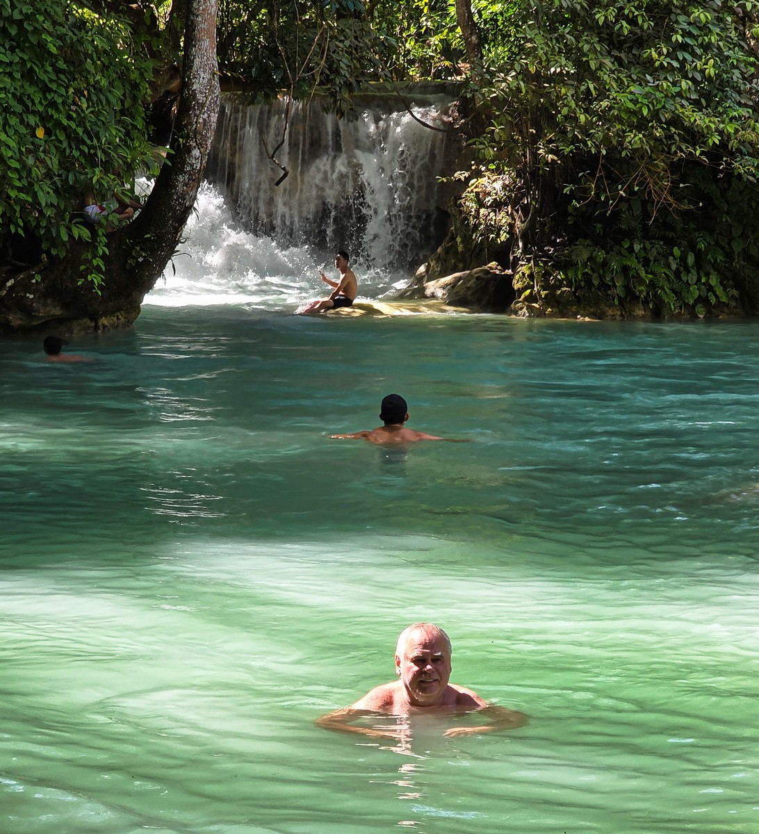 kuang-si-eshhyo-odna-travertinovaya-prichina-posetit-laos-30